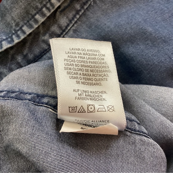 Jones New York Denim button up shirt - Picture 5 of 6